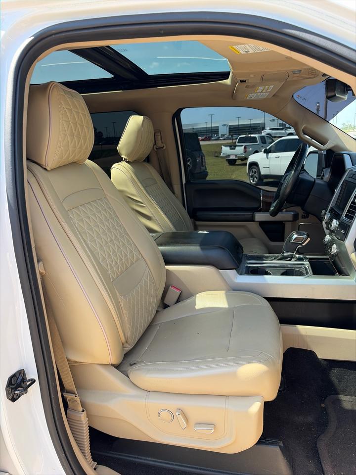 Ford F-150 4WD SuperCrew 157" Lariat w/HD Payload Pkg 2015