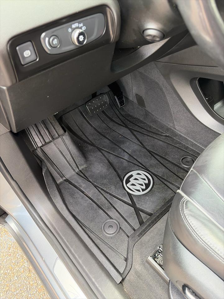 Buick Enclave FWD 4dr Avenir 2020