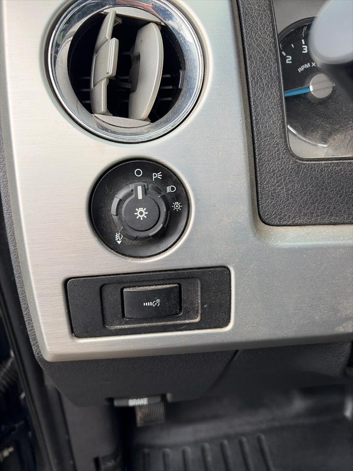 Ford F-150 4WD SuperCrew 145" Platinum 2013