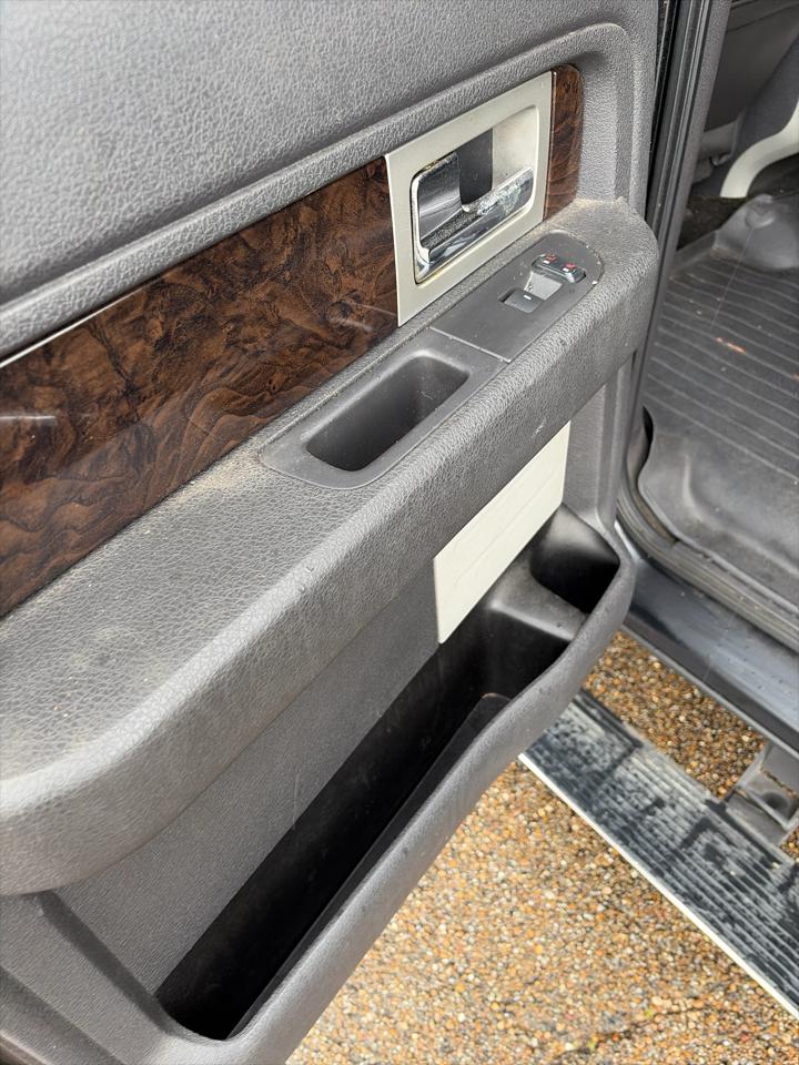 Ford F-150 4WD SuperCrew 145" Platinum 2013