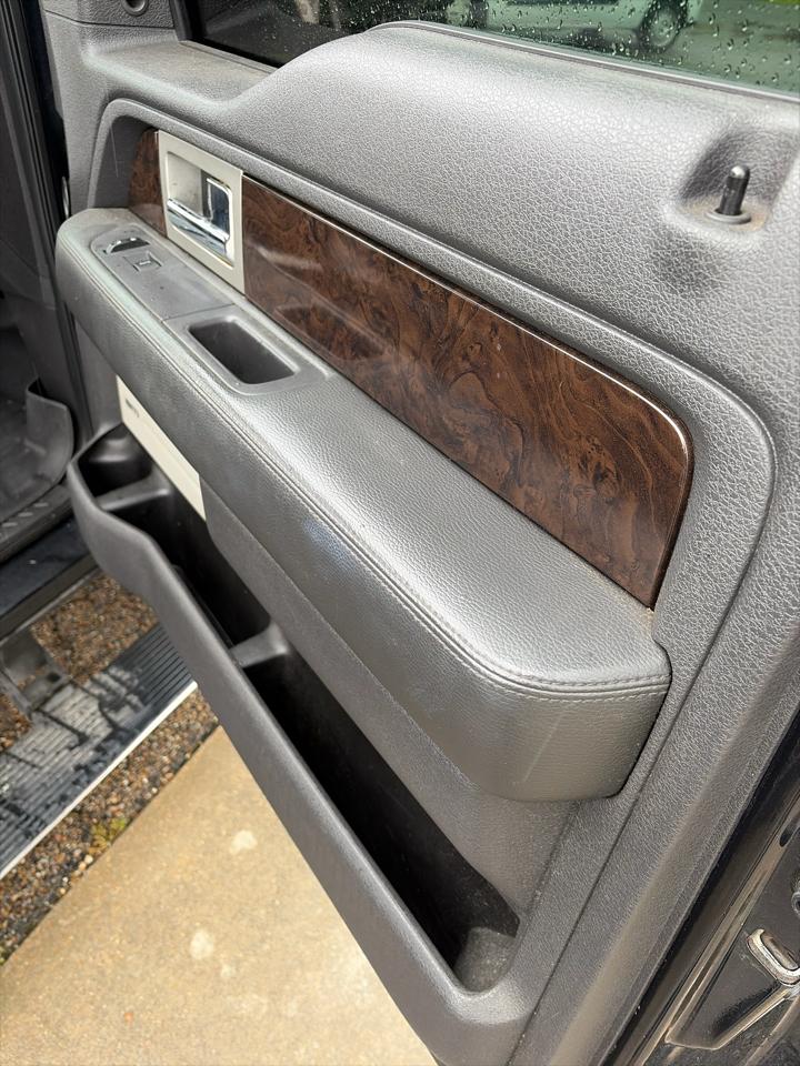 Ford F-150 4WD SuperCrew 145" Platinum 2013