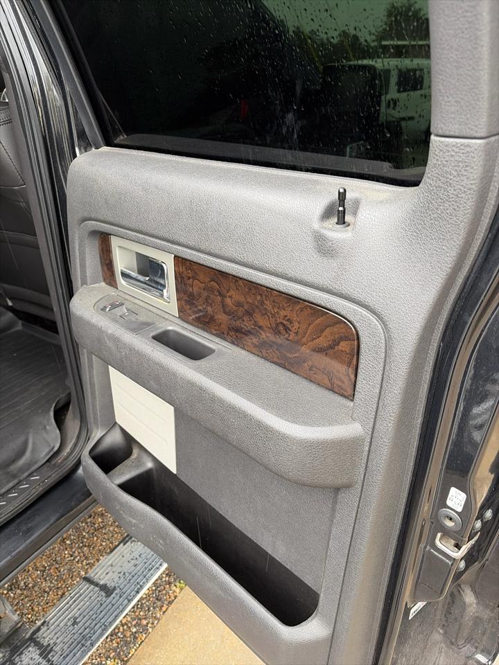 Ford F-150 4WD SuperCrew 145" Platinum 2013