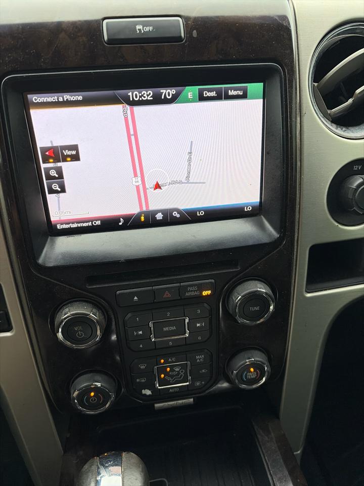 Ford F-150 4WD SuperCrew 145" Platinum 2013