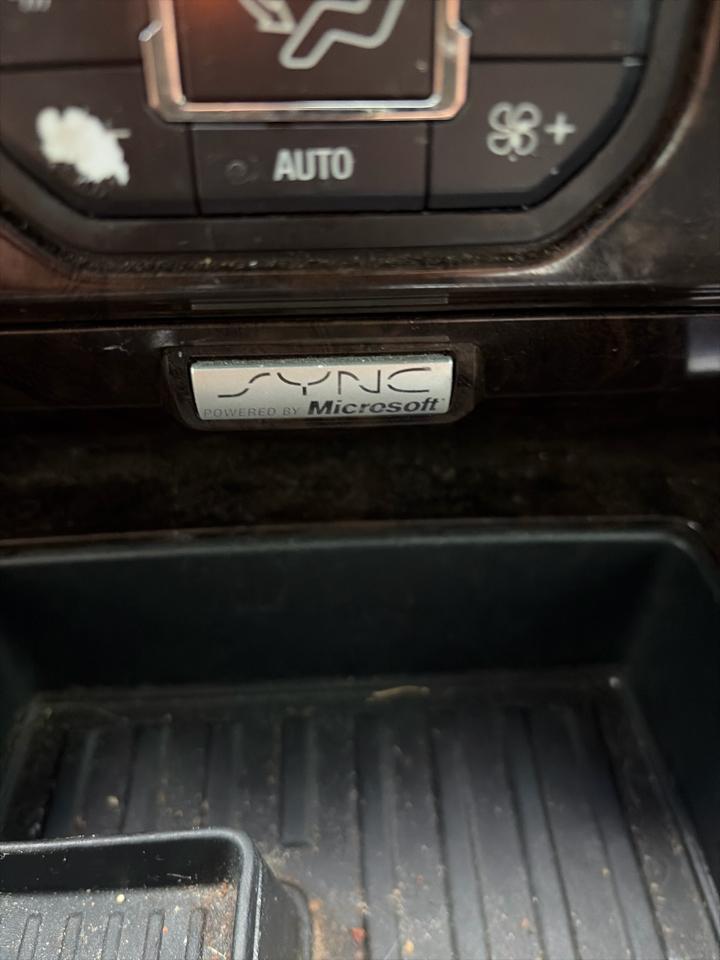 Ford F-150 4WD SuperCrew 145" Platinum 2013