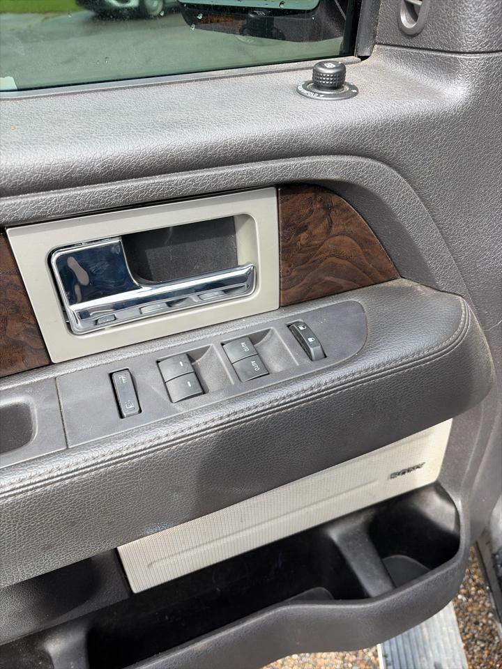 Ford F-150 4WD SuperCrew 145" Platinum 2013