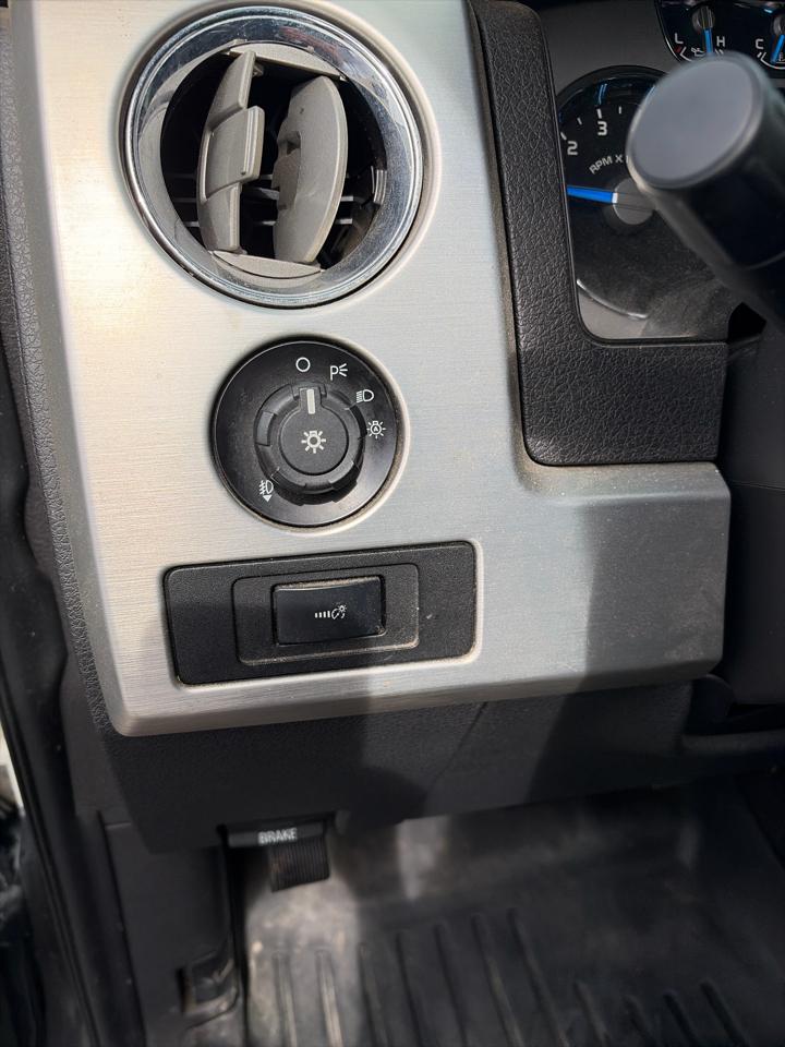Ford F-150 4WD SuperCrew 145" Platinum 2013