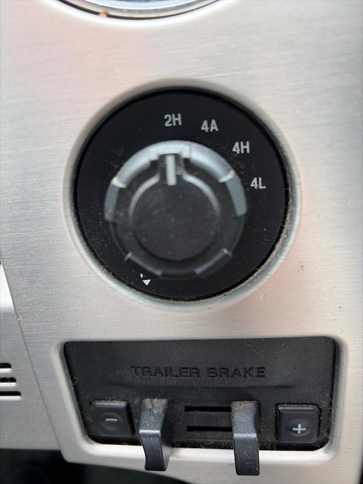 Ford F-150 4WD SuperCrew 145" Platinum 2013
