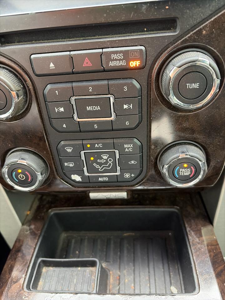 Ford F-150 4WD SuperCrew 145" Platinum 2013