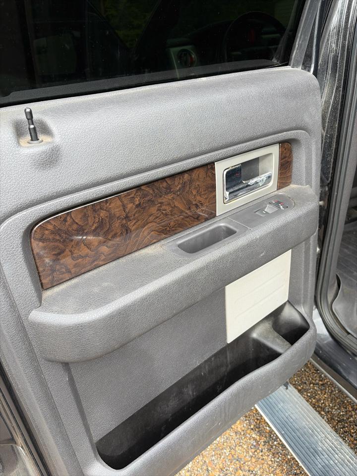 Ford F-150 4WD SuperCrew 145" Platinum 2013