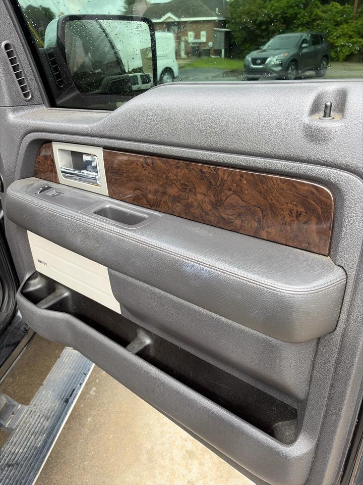 Ford F-150 4WD SuperCrew 145" Platinum 2013