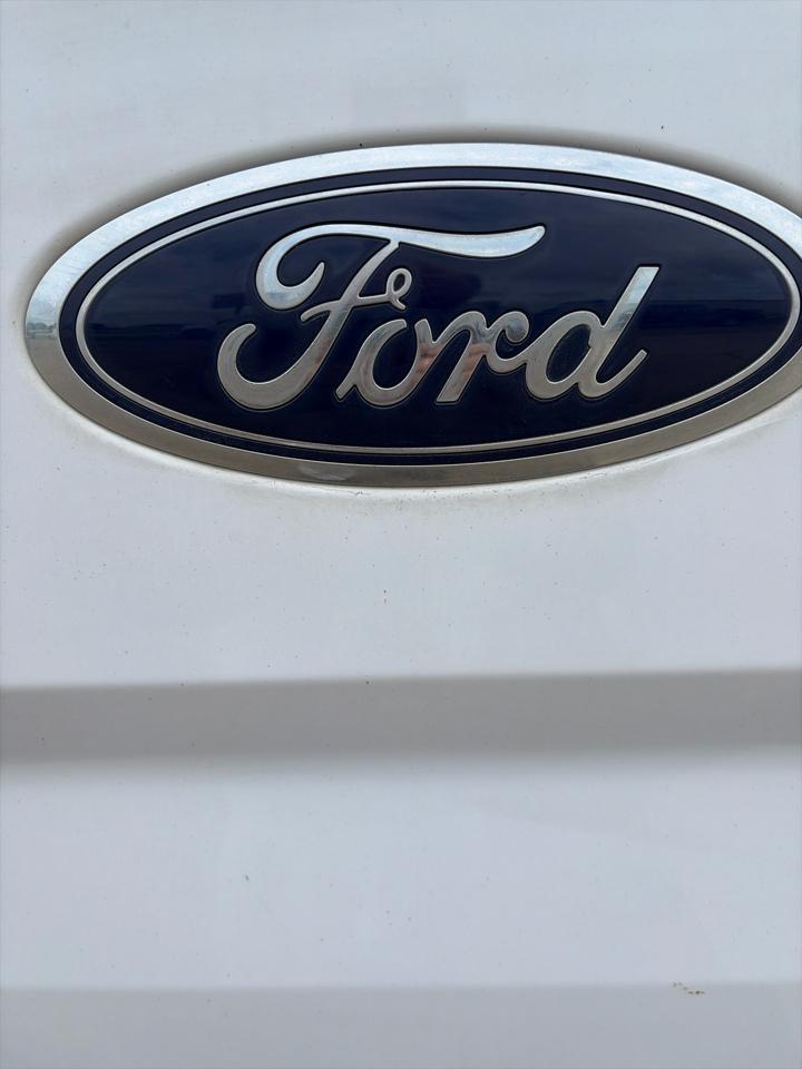 Ford F-150 2WD SuperCab 145" XLT 2015