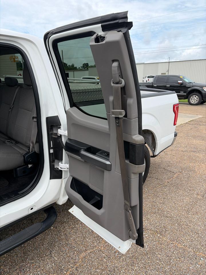 Ford F-150 2WD SuperCab 145" XLT 2015
