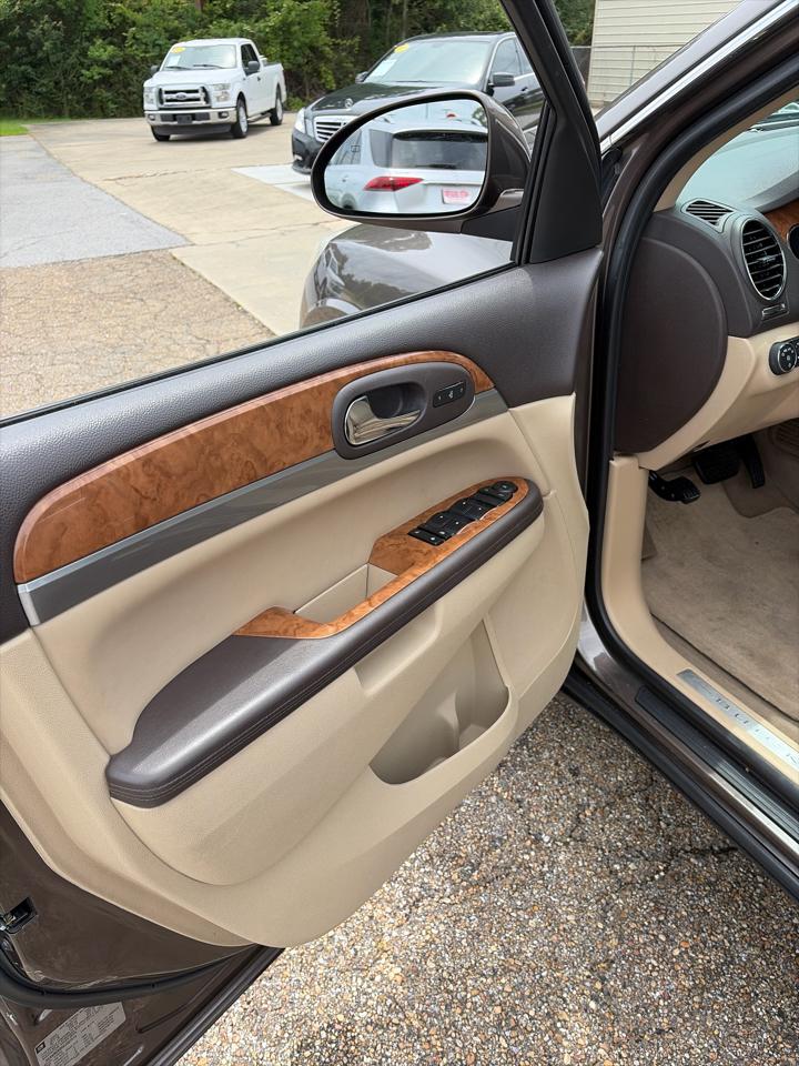 Buick Enclave FWD 4dr Leather 2012
