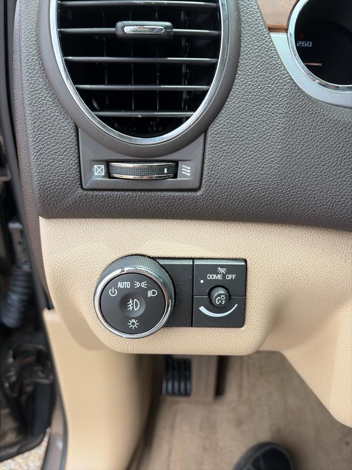 Buick Enclave FWD 4dr Leather 2012