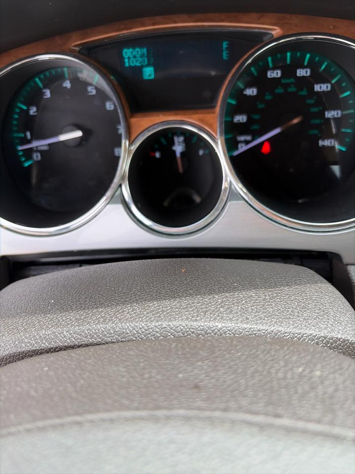 Buick Enclave FWD 4dr Leather 2012
