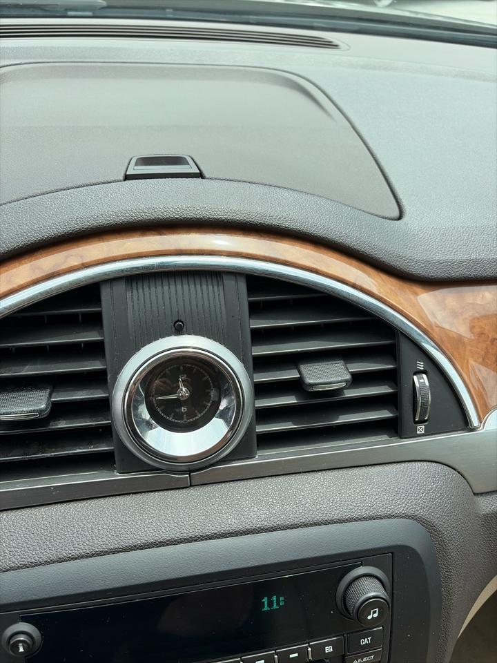 Buick Enclave FWD 4dr Leather 2012