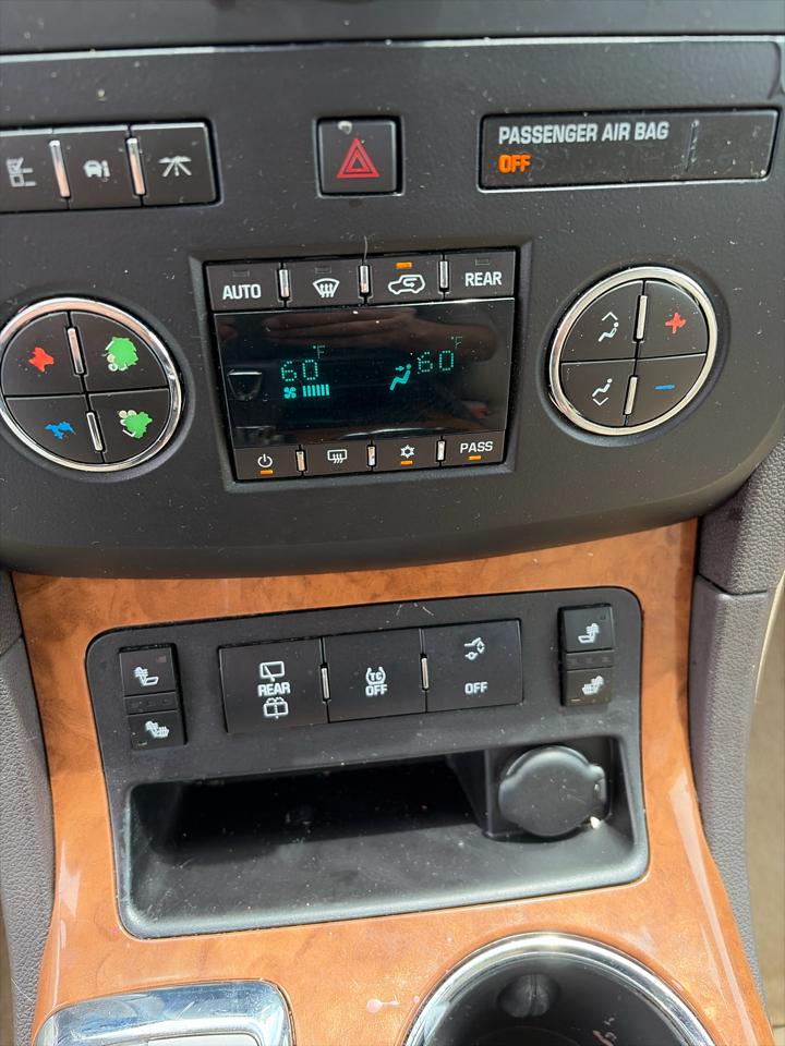 Buick Enclave FWD 4dr Leather 2012