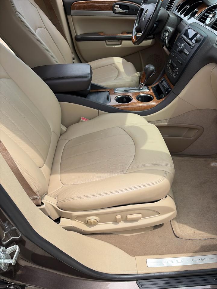 Buick Enclave FWD 4dr Leather 2012
