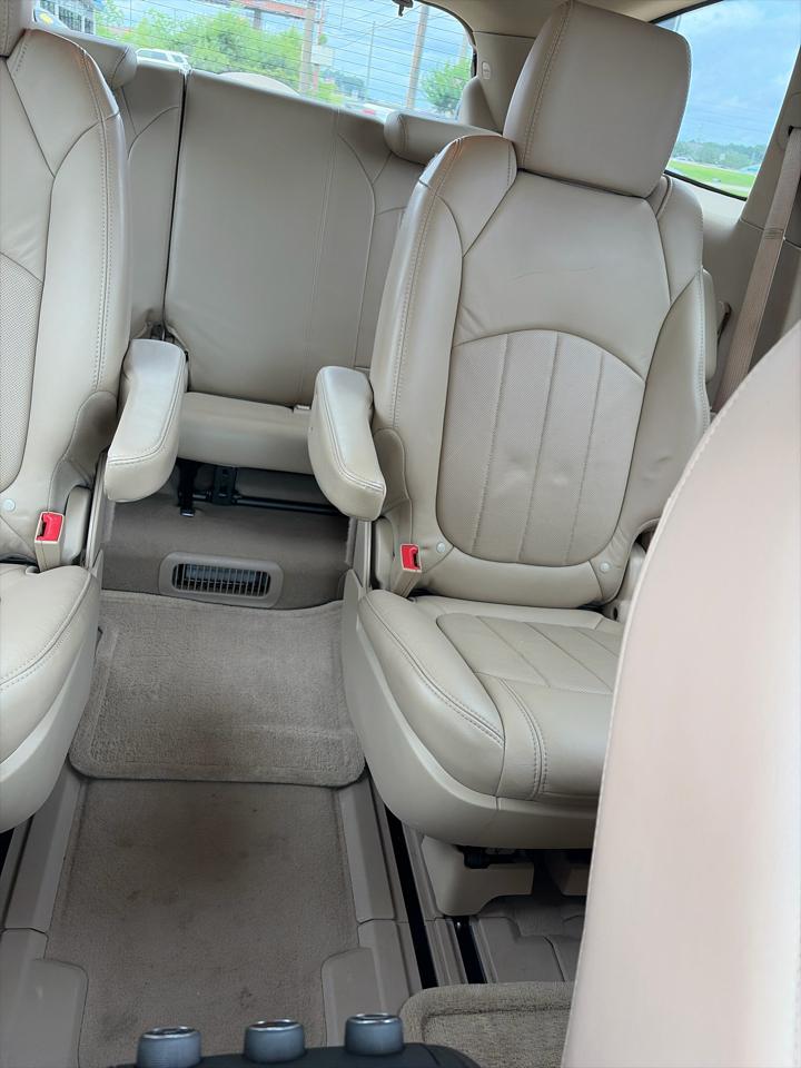 Buick Enclave FWD 4dr Leather 2012