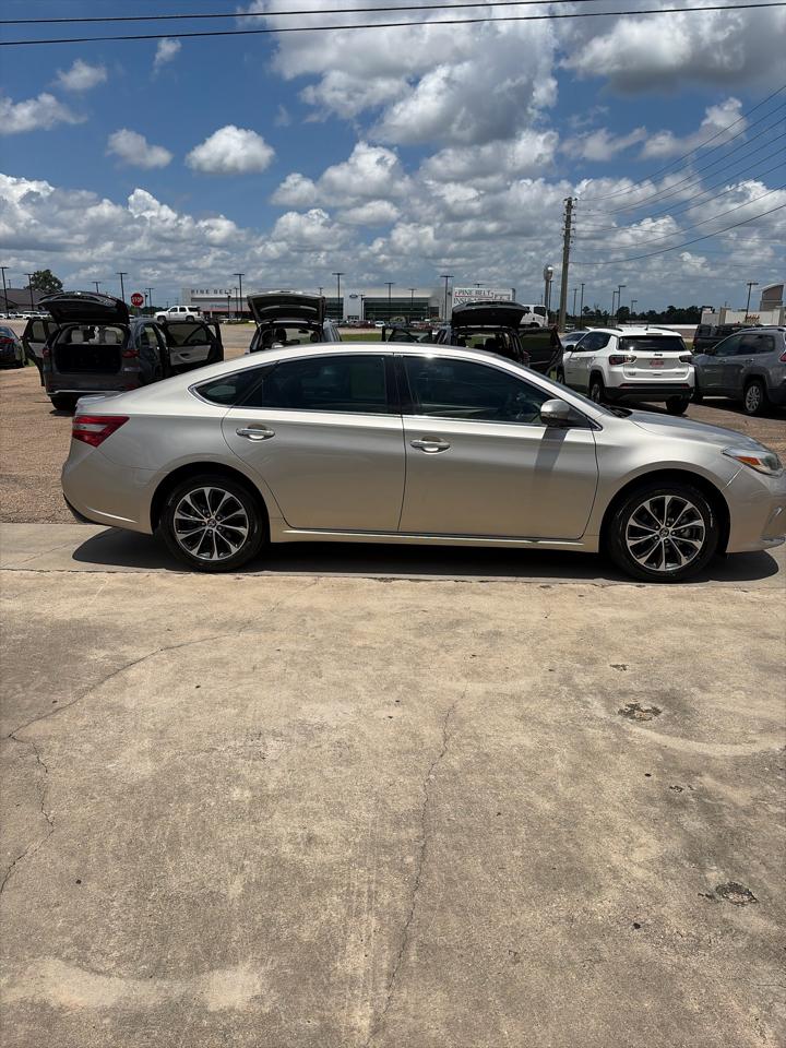 Toyota Avalon XLE Premium (Natl) 2017