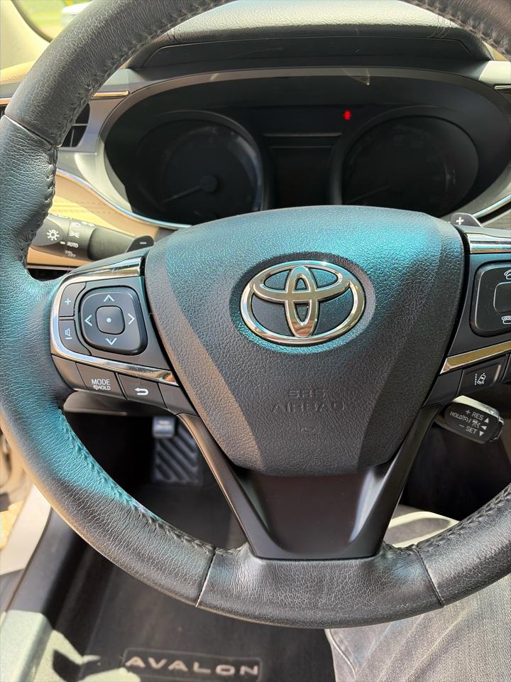 Toyota Avalon XLE Premium (Natl) 2017