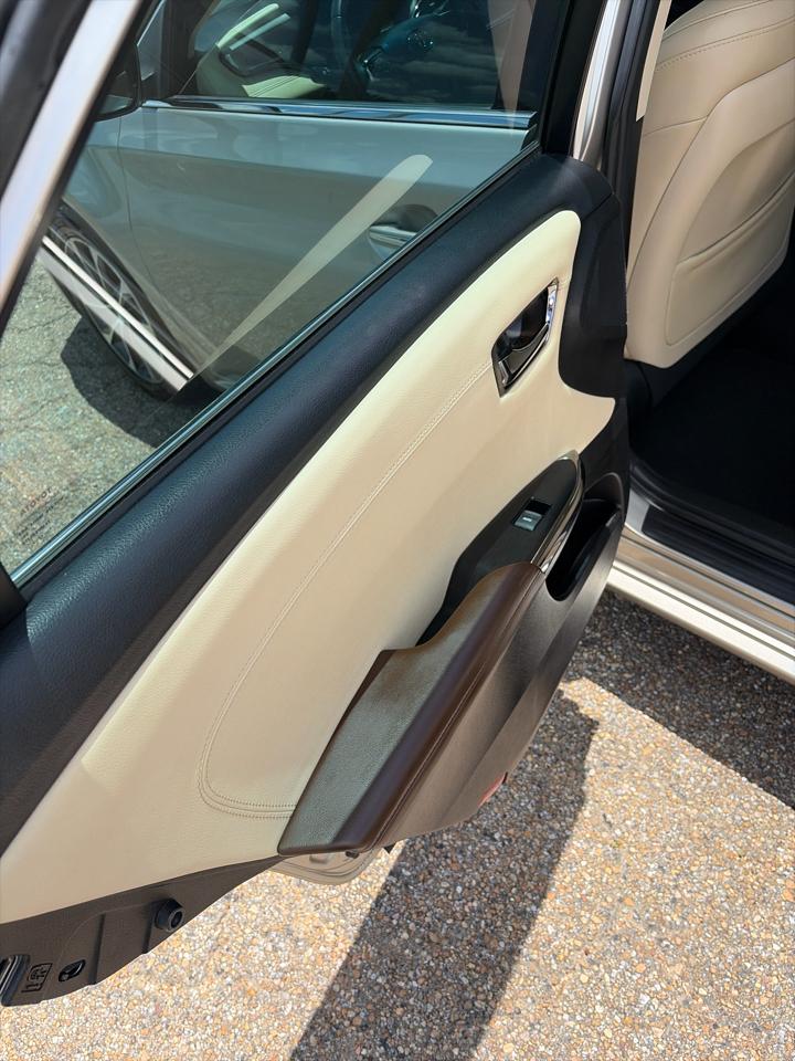Toyota Avalon XLE Premium (Natl) 2017