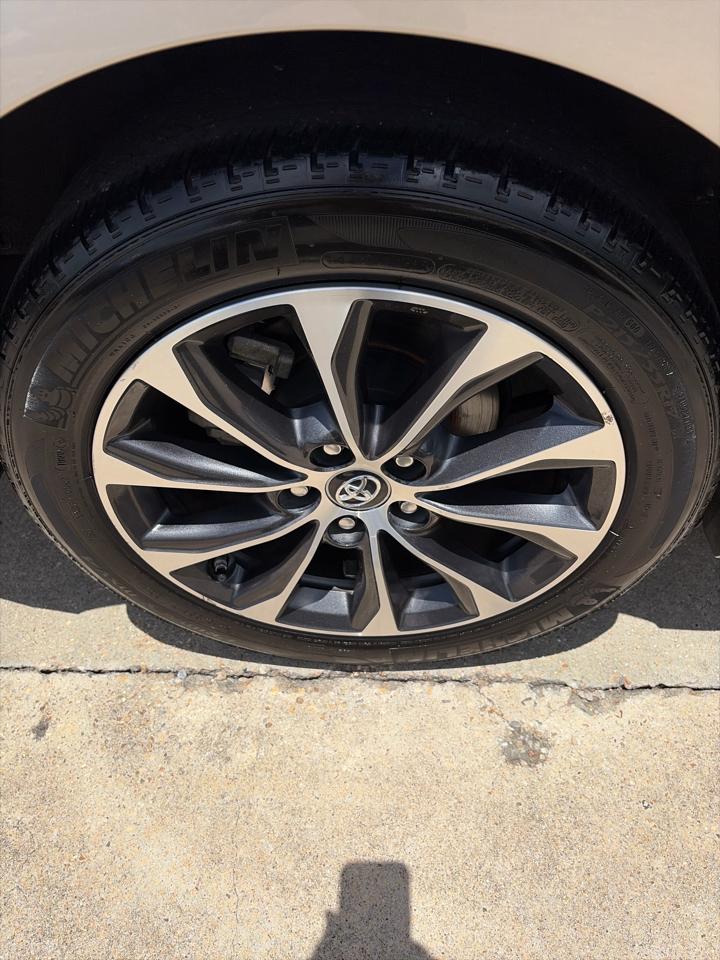 Toyota Avalon XLE Premium (Natl) 2017
