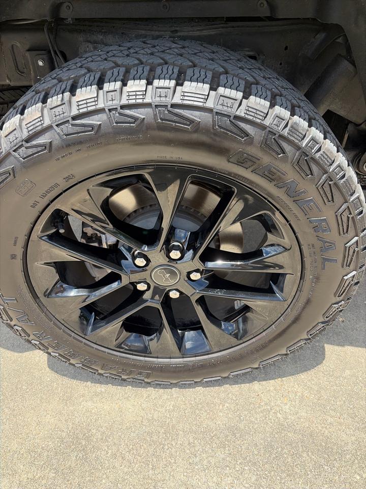 Jeep Gladiator Nighthawk 4x4 2024