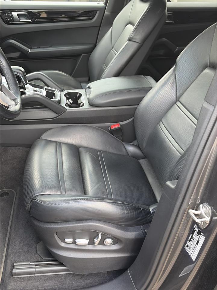 Porsche Cayenne AWD 2021
