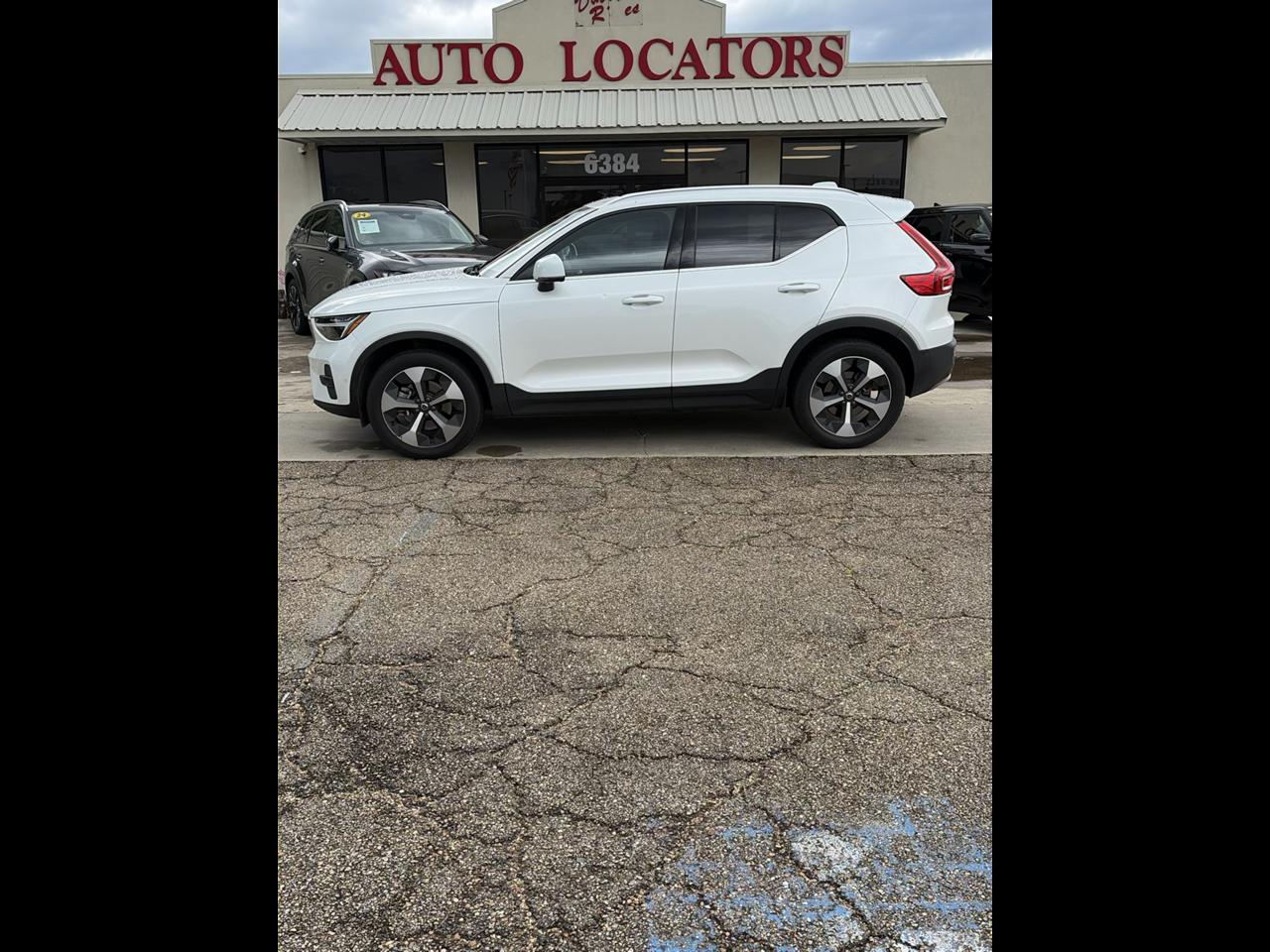 2024 Volvo XC40 B5 AWD Plus Bright Theme