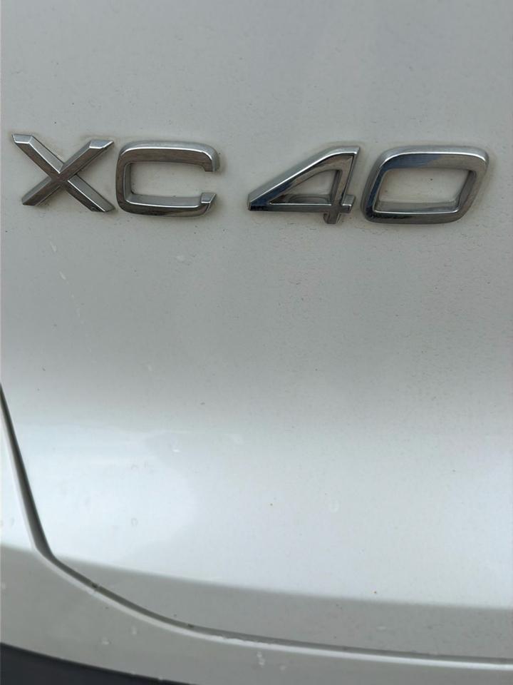 Volvo XC40 B5 AWD Plus Bright Theme 2024