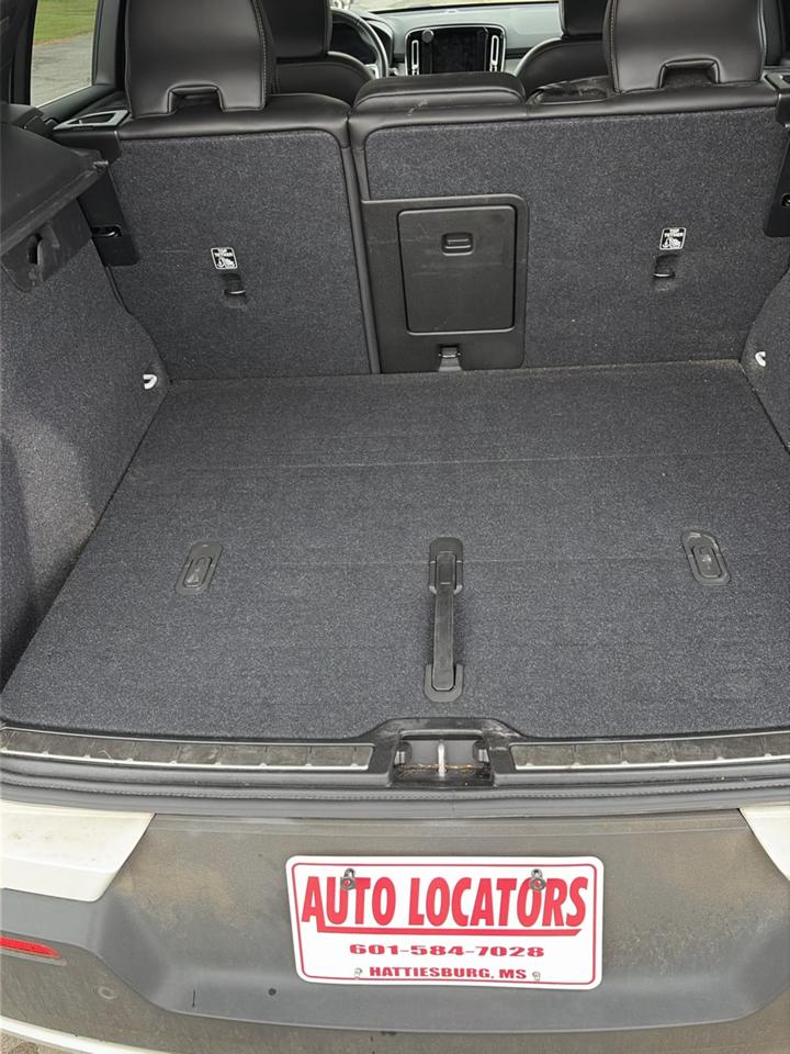 Volvo XC40 B5 AWD Plus Bright Theme 2024