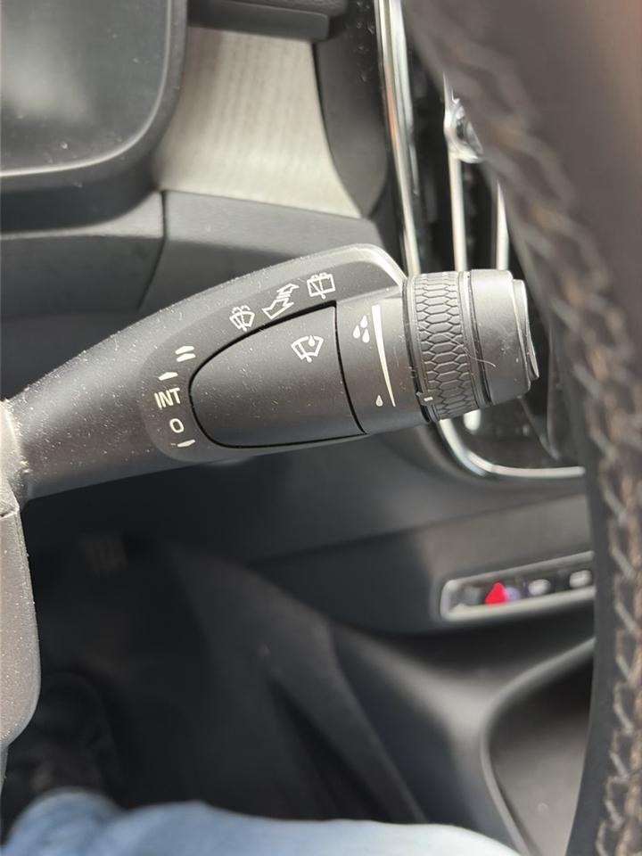 Volvo XC40 B5 AWD Plus Bright Theme 2024