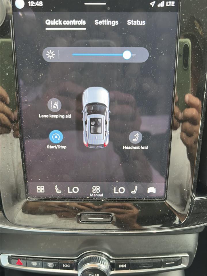 Volvo XC40 B5 AWD Plus Bright Theme 2024