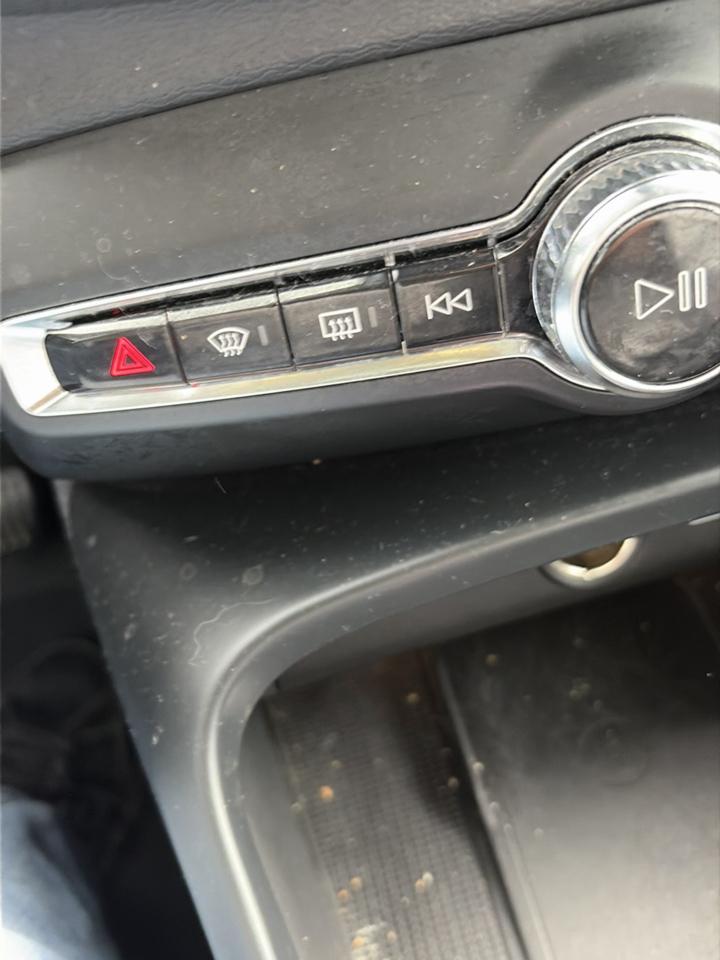 Volvo XC40 B5 AWD Plus Bright Theme 2024