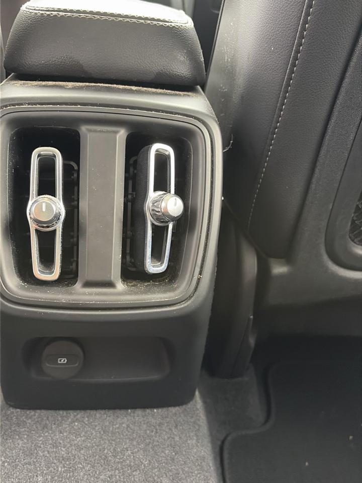 Volvo XC40 B5 AWD Plus Bright Theme 2024