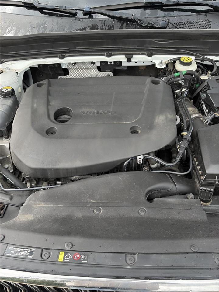 Volvo XC40 B5 AWD Plus Bright Theme 2024