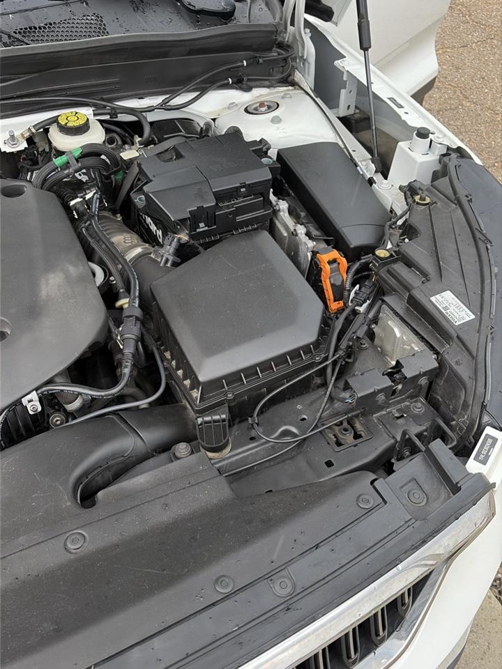 Volvo XC40 B5 AWD Plus Bright Theme 2024
