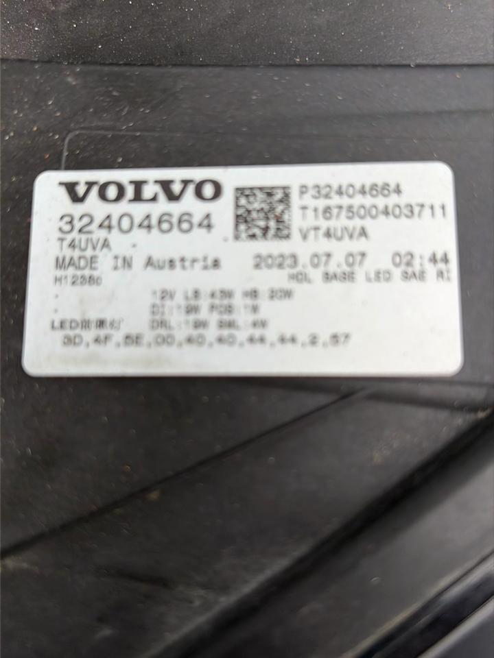 Volvo XC40 B5 AWD Plus Bright Theme 2024