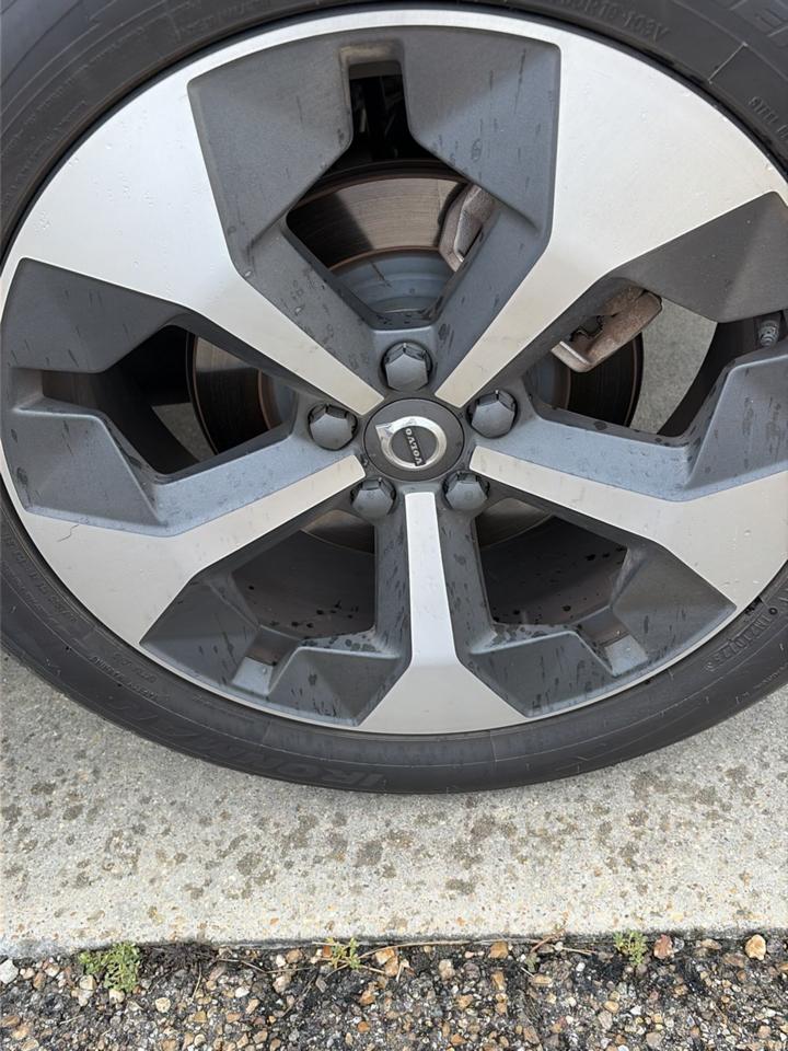 Volvo XC40 B5 AWD Plus Bright Theme 2024