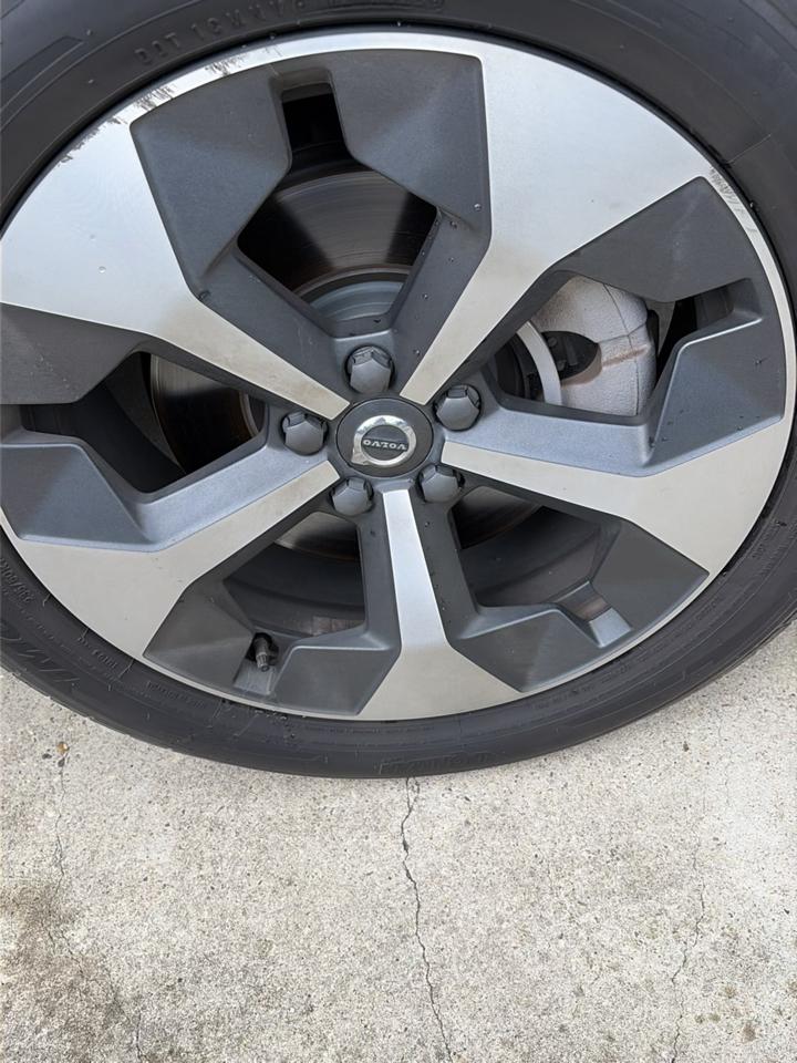 Volvo XC40 B5 AWD Plus Bright Theme 2024