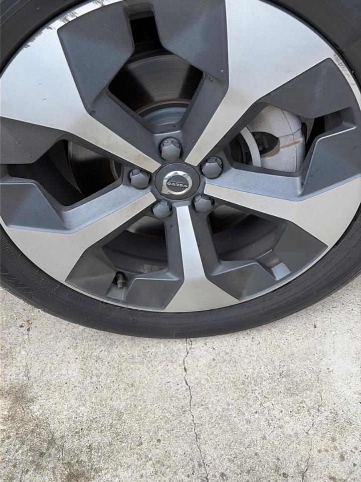 Volvo XC40 B5 AWD Plus Bright Theme 2024