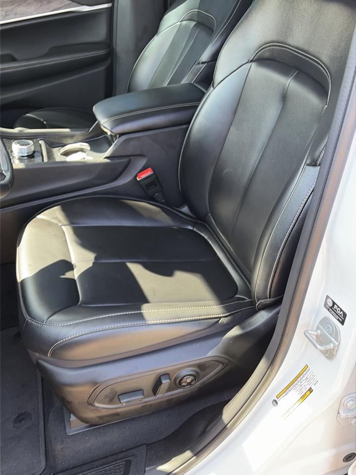 Jeep Grand Cherokee Limited 4x2 2023