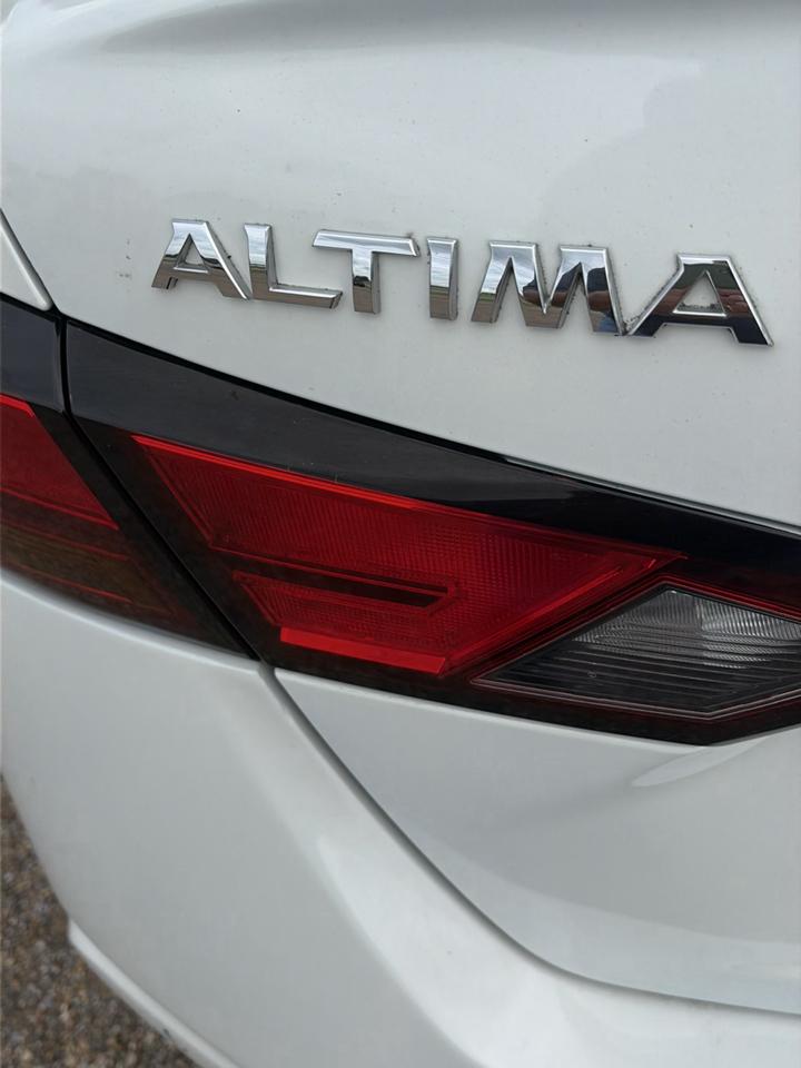 Nissan Altima 2.5 SV Sedan 2021