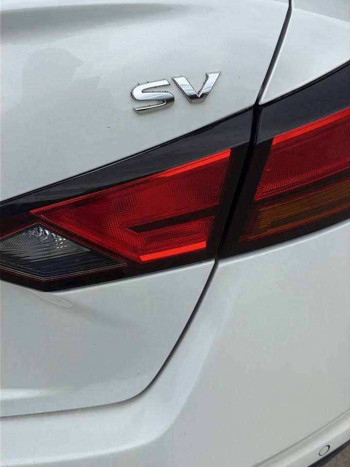 Nissan Altima 2.5 SV Sedan 2021