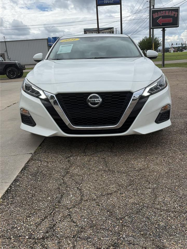 Nissan Altima 2.5 SV Sedan 2021