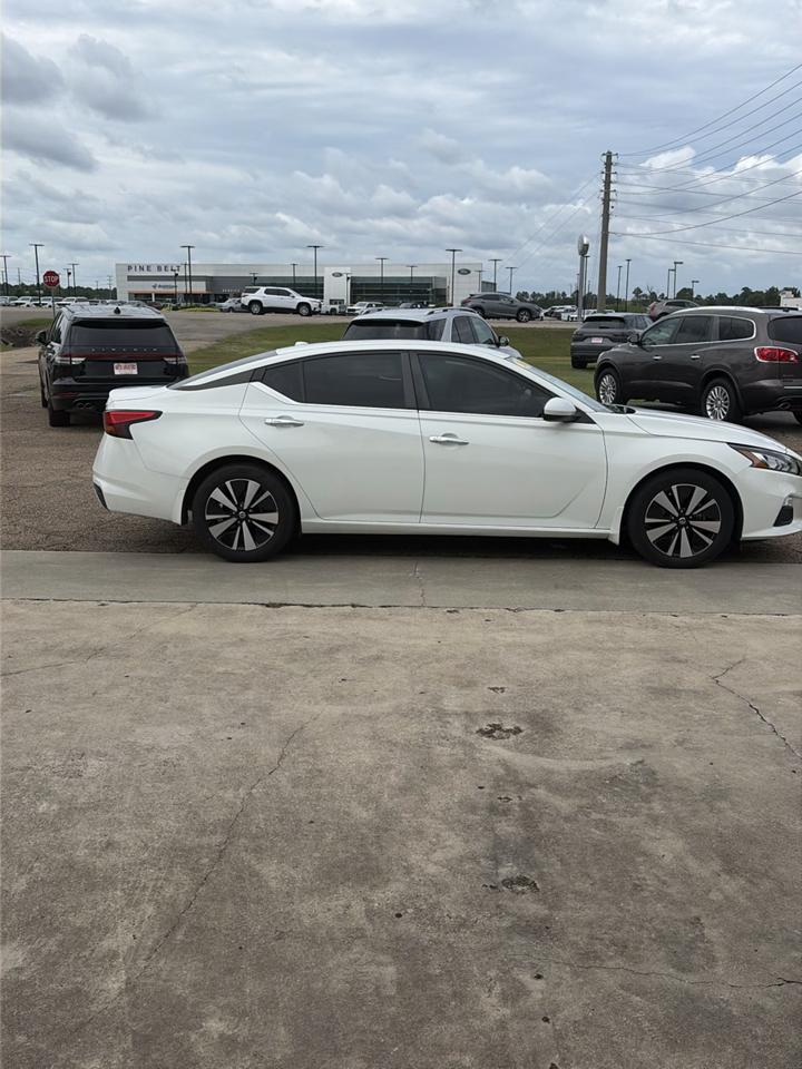 Nissan Altima 2.5 SV Sedan 2021