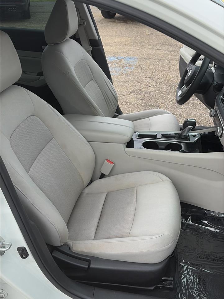 Nissan Altima 2.5 SV Sedan 2021