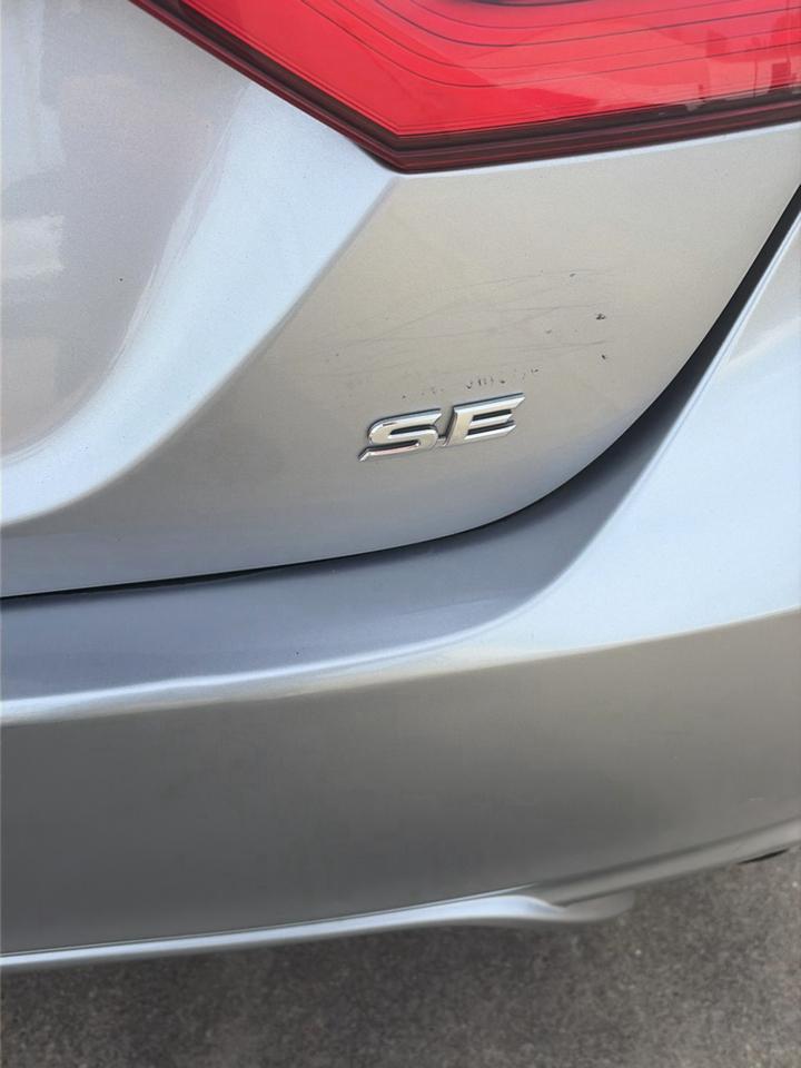 Toyota Camry SE Auto (Natl) 2021