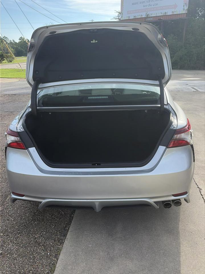 Toyota Camry SE Auto (Natl) 2021